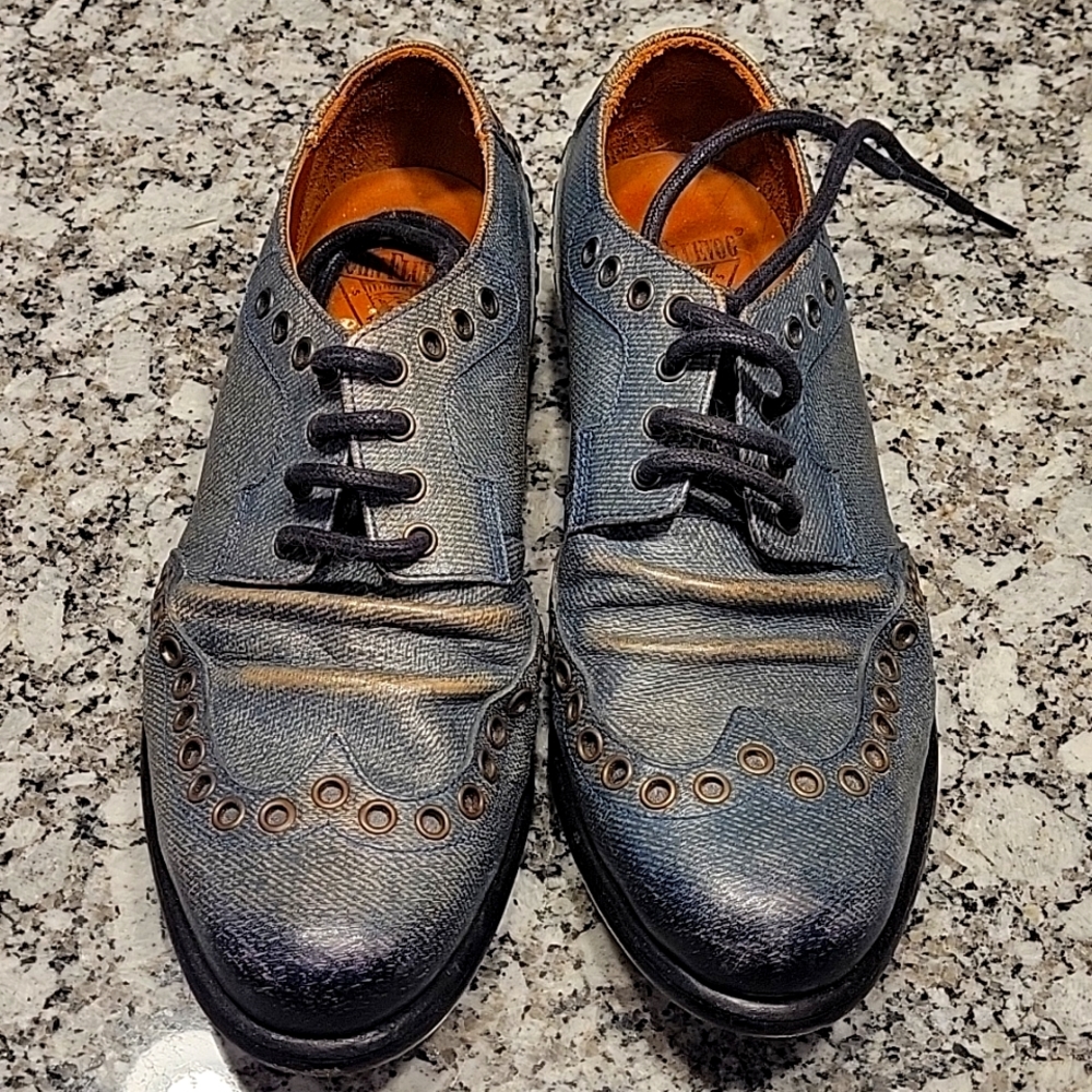 Fluevog Men's size 8 lace up distressed denim looking leather shoes